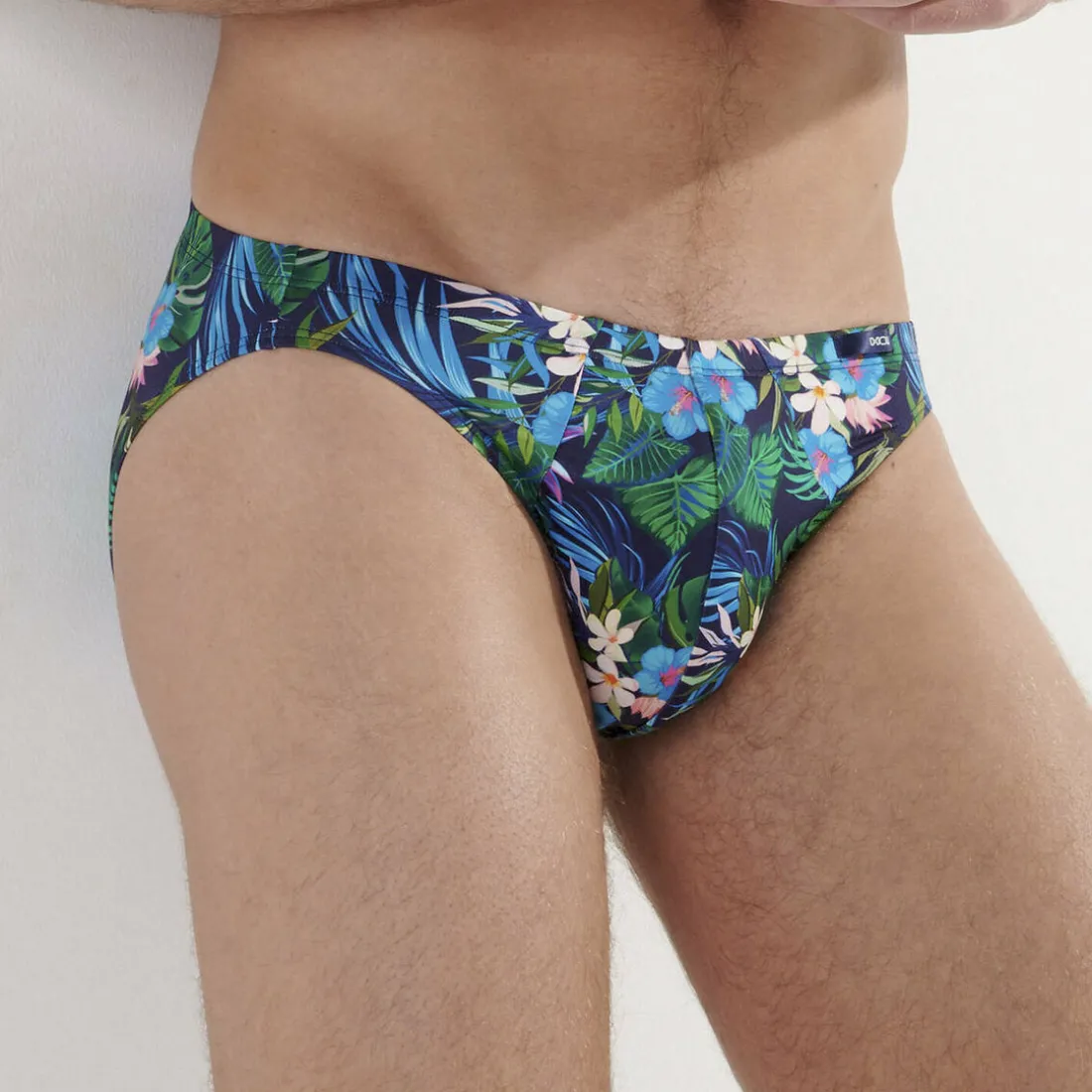 Slip bleu de la collection YONI Comfort