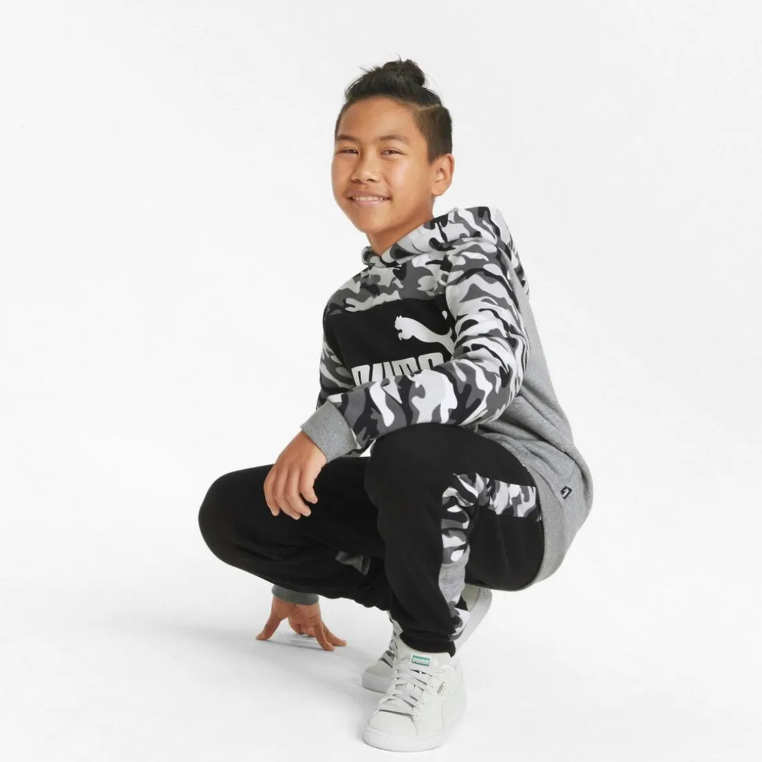 Sweatshirt à motif camouflage en coton ESS+ CAMO gris