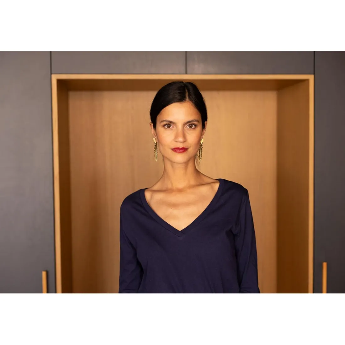 Tee-shirt en coton bio col V Alba bleu marine