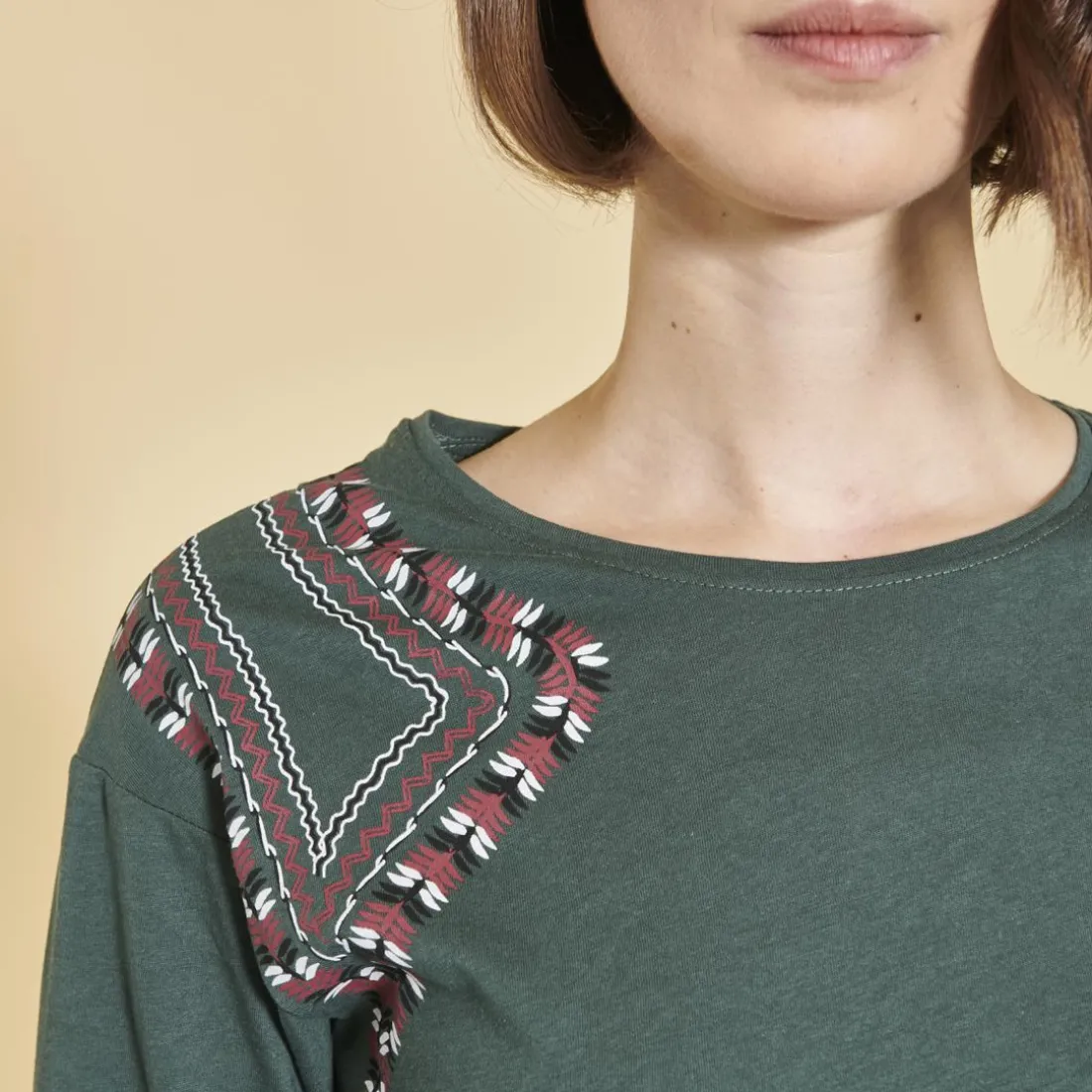 Tee-shirt manches longues bas volanté et imprimé devant femme - Vert Bouteille en coton