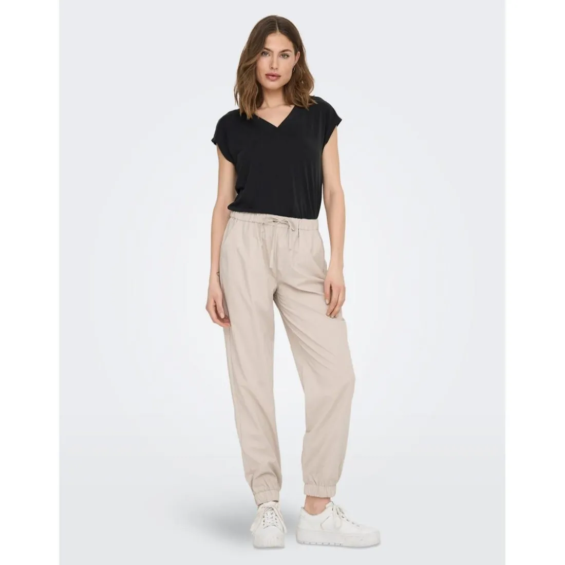 Top col V noir en coton modal