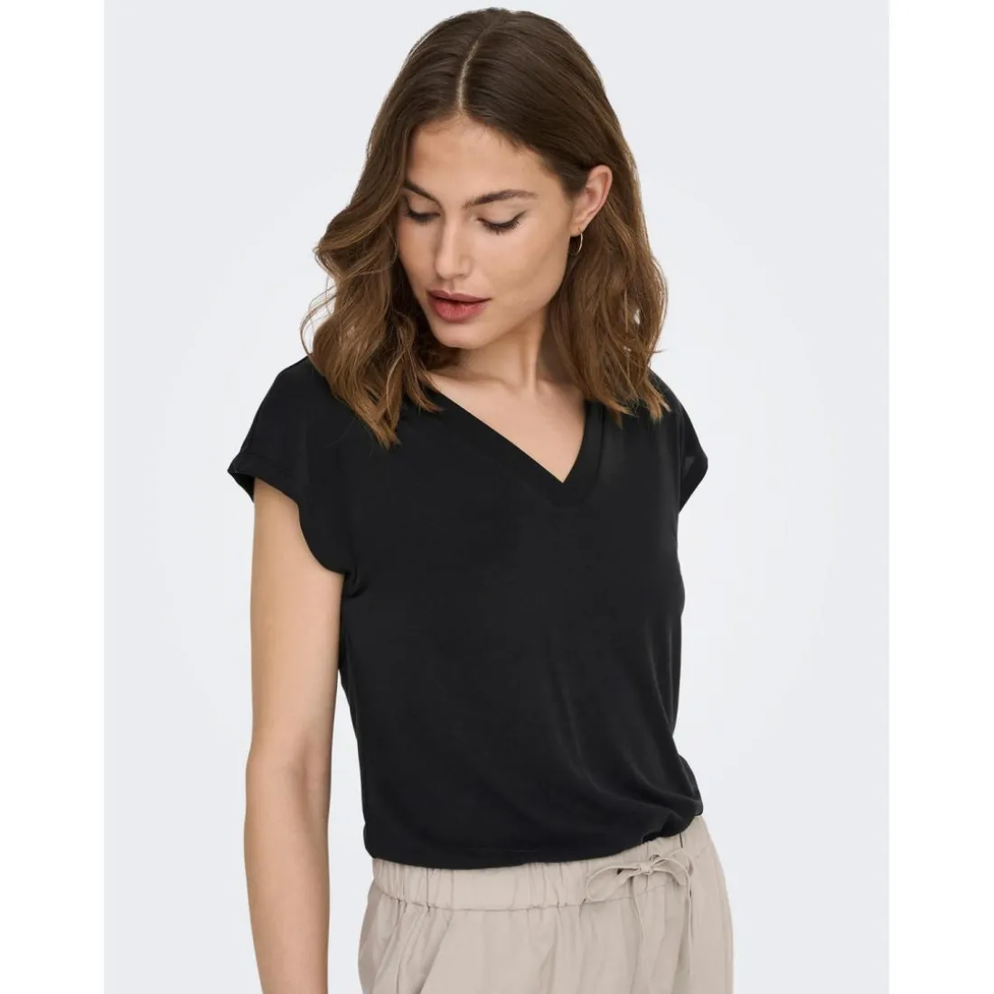 Top col V noir en coton modal