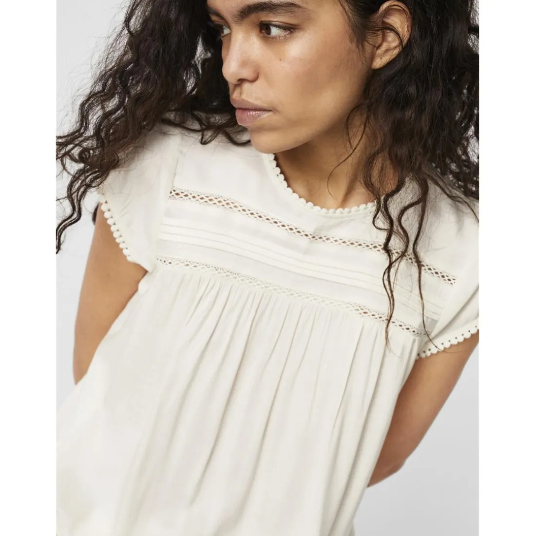 Top fermeture par bouton col carré sans manches blanc en viscose Clara