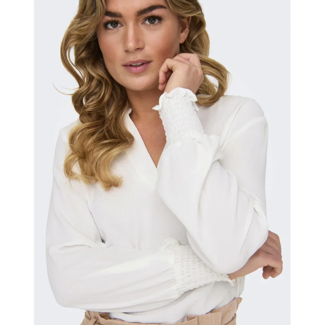 Top poignets smockés col rond manches longues blanc Lena
