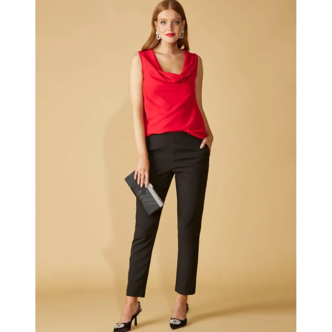 Top sans manches avec encolure drapée rouge
