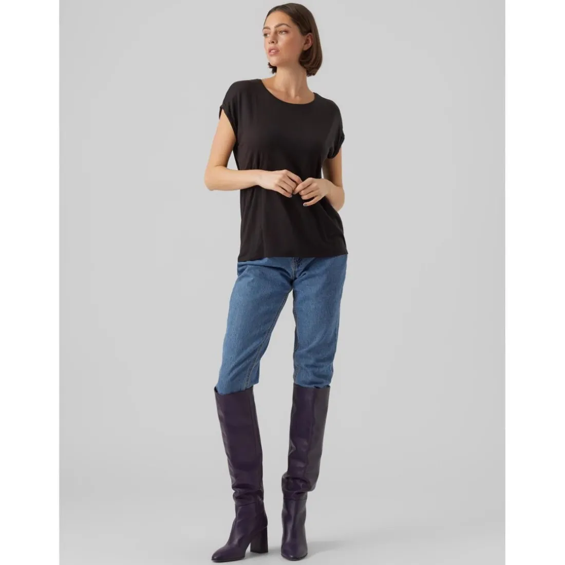 T-shirt Regular Fit Col rond Manches courtes Longueur regular noir en coton Alia