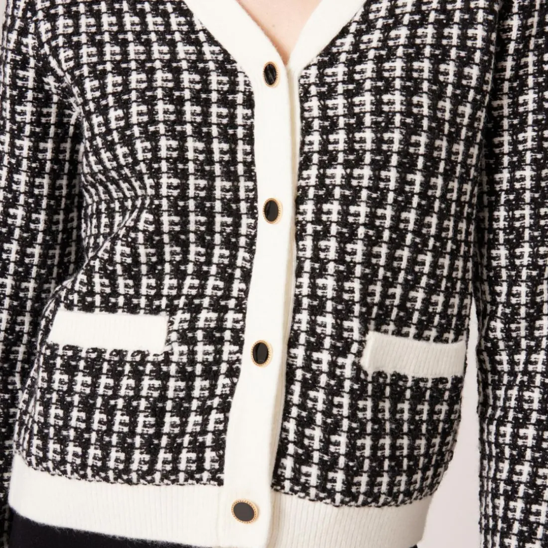 Veste courte boutonnée noir