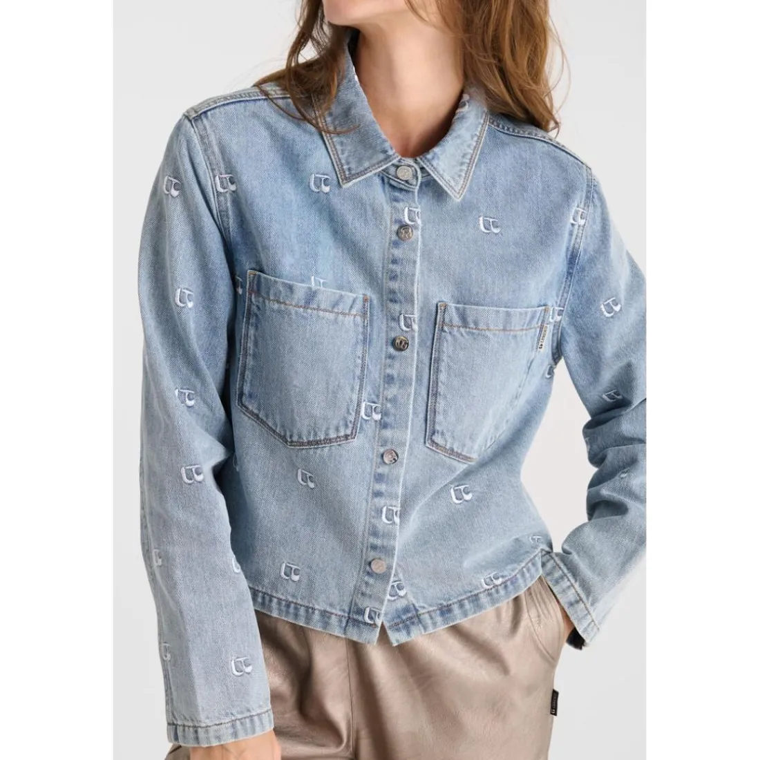 Veste en jeans à broderies monogramme APOLO Emma