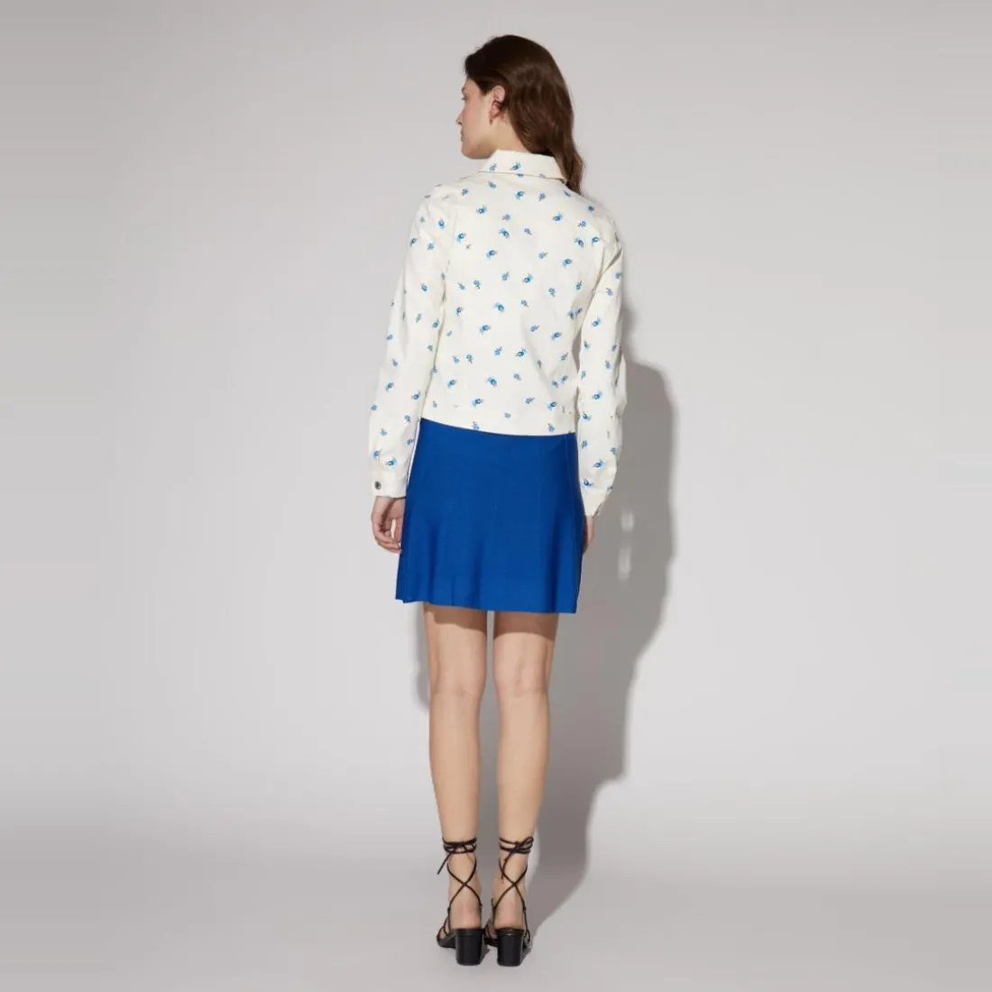 Veste imprimé fleurs bleues écru en coton